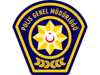 Güney’de yakalanan cinayet zanlısı Altundağ, Lokmacı kapısından KKTC Polisi’ne teslim edildi