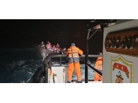 Çanakkale açıklarında 40 düzensiz göçmen kurtarıldı