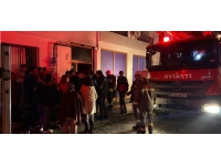 Manisa'da apartmanın elektrik kabloları yandı, bina boşaltıldı