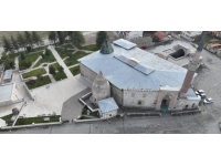 Tarihi camideki ahşap sütunlar 'karlık' sayesinde ayakta kalmış