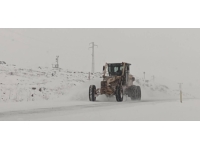 Ardahan'da ulaşıma kar ve tipi engeli