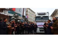 AK Parti Ankara İl Başkanlığı deprem bölgesine 6 tır gönderdi