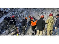 Demirel: Tünel açma konusunda uzman 30 kişilik ekip enkaz alanına ulaşıyor