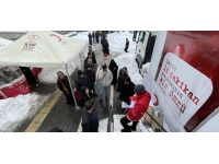 Bingöl ve Şırnak'ta deprem bölgesi için kan bağışı yapılıyor