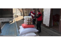 Edirneli kadınlar depremzedeler için kıyafet dikiyor