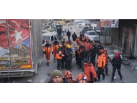 Kahramanmaraş'ta bir genç 6 saatlik çalışma sonunda kurtarıldı