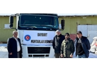 Bayburt'ta köy ve merkez mahalle muhtarlarının deprem bölgesine yardımları sürüyor