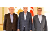 TC Cumhurbaşkanı Erdoğan, Cumhurbaşkanı Tatar ve Başbakanı Üstel ile görüştü