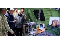 Bakan Akar, MSB'nin seyyar sahra hastanesinde incelemelerde bulundu