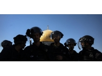 Fanatik Yahudiler İsrail polisi korumasında Mescid-i Aksa'ya baskın düzenledi