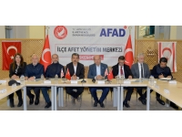 Cumhurbaşkanı Tatar, İskenderun’da “Kıbrıs Türk Şampiyon Melekler Köyü” konteyner yerleşim alanı ziyaret etti