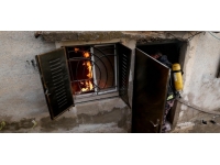 Yahudi yerleşimciler Ramallah'ta Filistinli aileye ait bir evi kundakladı