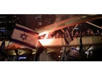 İsrail'de tansiyon yükseldi: Savunma bakanı görevden alındı