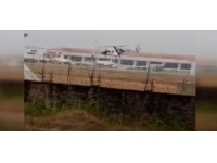 Hindistan’da iniş yapan helikopter düştü: 3 yaralı