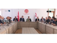 Başbakan Üstel:Maaşlardan kesinti gönüllülük esasına göre yapılacak