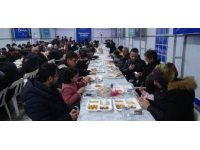 Bitlis'te kurulan çadırda günlük 500 kişiye iftar veriliyor