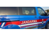 Demir hırsızları jandarmadan kaçamadı