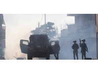 İsrail, İHA ile Lübnanlı gençlere "sis bombası" attı