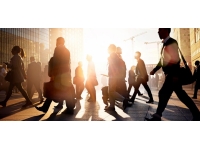 AB, kadın ve erkek çalışan arasındaki ücret farkını giderecek kurallar getiriyor