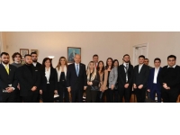 Cumhurbaşkanı Tatar, Londra’da Kıbrıs Türk örgütleri temsilcileri ve gençlerle bir araya geldi