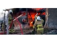 Kırıkkale'de park halindeki dolmuş ve traktör yandı