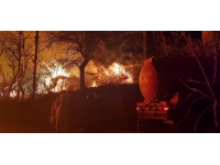 Afyonkarahisar'da samanlık yangını: 300’e yakın balya küle döndü