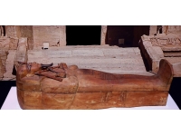 Firavun 2. Ramses tabutu 5 aylık sergi için Paris'e götürüldü