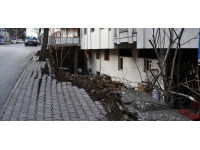 Sivas'ta 12 metrelik istinat duvarı çöktü