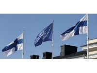 Finlandiya bayrağı NATO karargahına çekildi