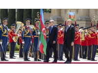 Erdoğan, Azerbaycan Cumhurbaşkanı Aliyev tarafından resmi törenle karşılandı