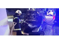 Gönyeli’de park halindeki araçta yangın çıktı