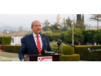 Tatar Lefke’deki törende vurguladı: “Şu an onurumuzla yaşıyorsak bunu Barış Harekatı’na borçluyuz”