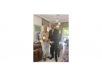 Cumhurbaşkanı Tatar, tiyatro sanatçısı Özen’i ziyaret etti