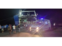 Gazimağusa Limanı’nda kaza; Gemi içerisindeki rampanın çökmesi sonucu tır içerisindeki şoför yaralandı