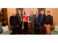 Cumhurbaşkanı Tatar, Bilardo Federasyonu yönetimi ve milli sporcu Ghaffari’yi kabul etti