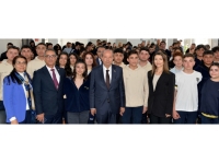 Cumhurbaşkanı Ersin Tatar,  Geçitkale Cumhuriyet Lisesi’nde öğrencilere öğütler vererek, tavsiyelerde bulundu