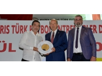 Cumhurbaşkanı Tatar, futbol antrenörlerine ödüllülerini takdim etti