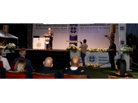 “Başarılı olmak için zorluklara ve haksızlıklara boyun eğmeyin”