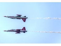 Türk Yıldızları, Kıbrıs Barış Harekatı’nın 50’nci yılı kapsamında Girne’de prova uçuşu gerçekleştirdi