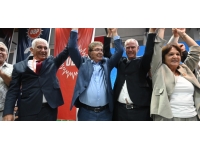 Ünal Üstel zaferini ilan etti!