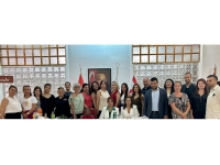 Bayrak Radyosu yeni yayın dönemine başlıyor..Yeni yayın dönemi öncesinde, radyodaki programlara katkı koyanlara belge takdim edildi