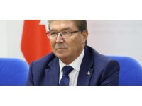 Başbakan Üstel, mide rahatsızlığı nedeniyle hastaneye kaldırıldı