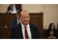 Sağlık Bakanlığı bütçesi Meclis’ten geçti.. Dinçyürek:Türkiye’den nakliye uçağı dolusu hibe ilaç yarın teslim ediliyor