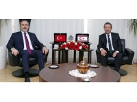 KKTC’ye gelen Fidan mevkidaşı Ertuğruloğlu ile bir araya geldi