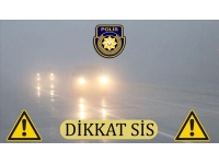 Yoğun sis trafikte sürüş güvenliğini etkiliyor