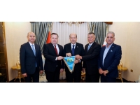 Cumhurbaşkanı Tatar, Eskişehir Odunpazarı Belediyesi Başkan Yardımcısı  Olcay ve Eskişehir Kırım Derneği Başkanı Bozkurt ile beraberindekileri kabul etti