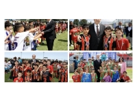 Cumhurbaşkanı  Tatar, 2. Merit İlkokullararası Futbol Şenliği’ne katılan öğrencilere kupa ve madalyalarını takdim etti