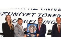 AKÜN mezuniyet töreninde konuşan Tatar, teknoloji çağında gençleri geleceğe hazırlamanın önemli olduğunu vurguladı