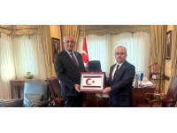 Çavuşoğlu, Türkiye’nin Bakü Büyükelçiliği’ni ziyaret etti