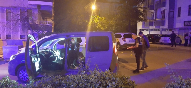 Polis otosuna ateş eden kişi vurularak etkisiz hale getirildi